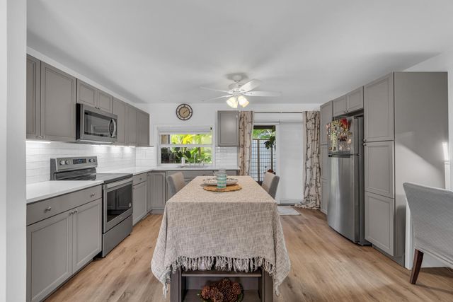 5314 NE 6 Avenue E20, Oakland Park, FL 33334