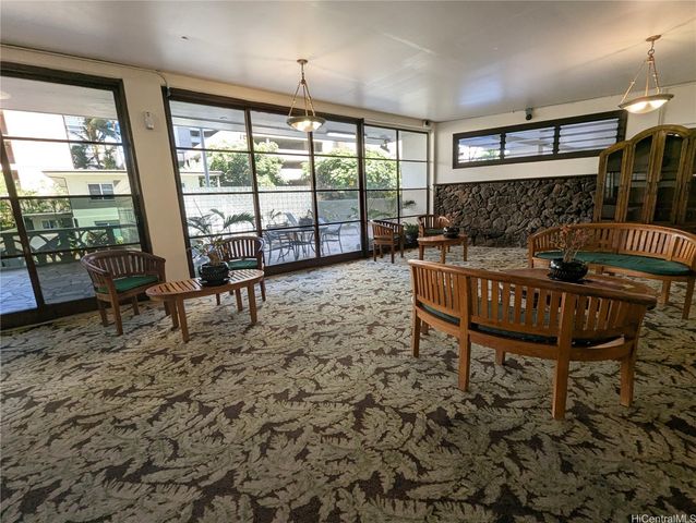445 Kaiolu Street 1109, Honolulu, HI 96815
