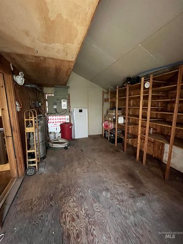 545 Getta Creek Rd, Cottonwood, ID 83522