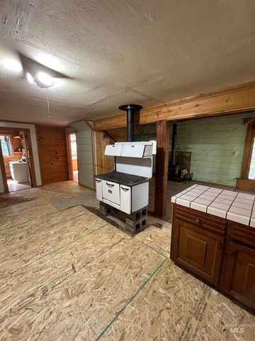 545 Getta Creek Rd, Cottonwood, ID 83522