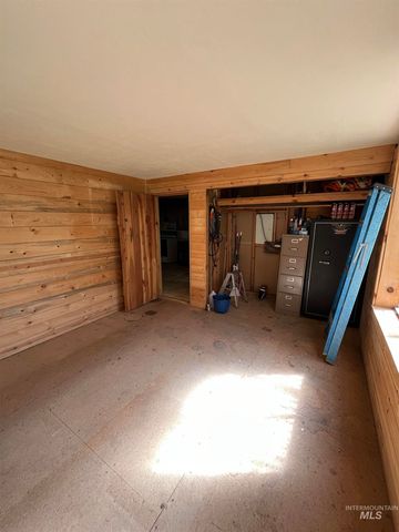 545 Getta Creek Rd, Cottonwood, ID 83522