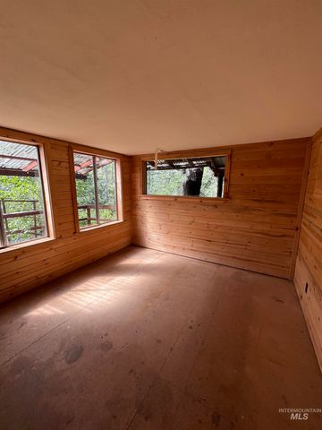 545 Getta Creek Rd, Cottonwood, ID 83522