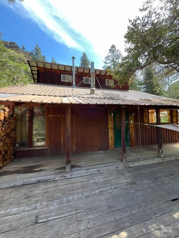 545 Getta Creek Rd, Cottonwood, ID 83522