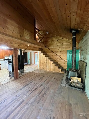 545 Getta Creek Rd, Cottonwood, ID 83522
