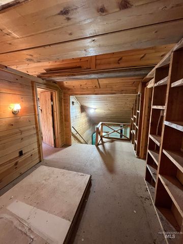 545 Getta Creek Rd, Cottonwood, ID 83522