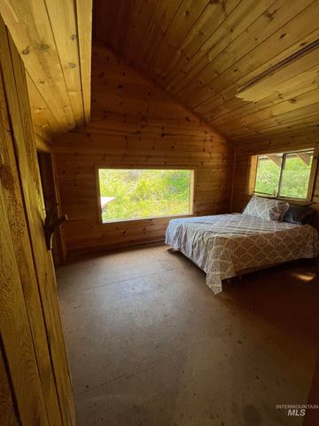 545 Getta Creek Rd, Cottonwood, ID 83522