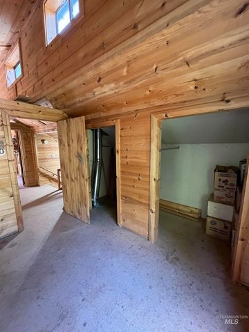545 Getta Creek Rd, Cottonwood, ID 83522