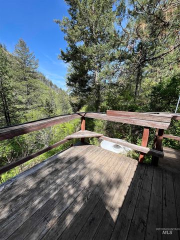 545 Getta Creek Rd, Cottonwood, ID 83522