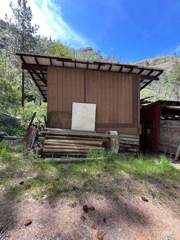 545 Getta Creek Rd, Cottonwood, ID 83522