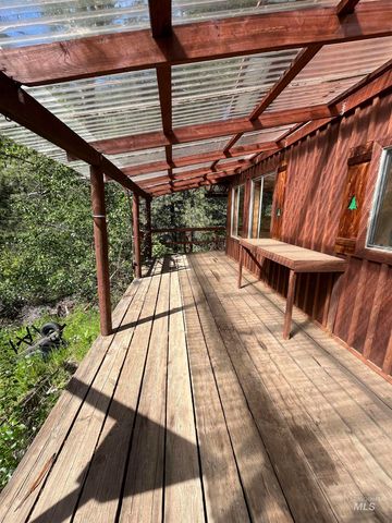 545 Getta Creek Rd, Cottonwood, ID 83522