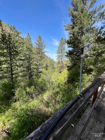 545 Getta Creek Rd, Cottonwood, ID 83522