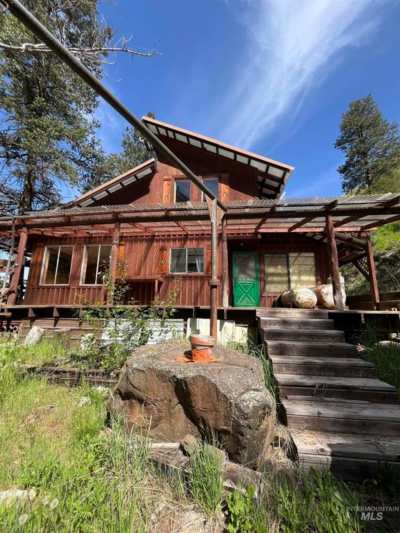 545 Getta Creek Rd, Cottonwood, ID 83522