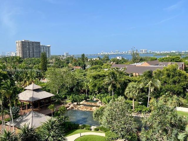 1000 Quayside Ter 805, Miami, FL 33138