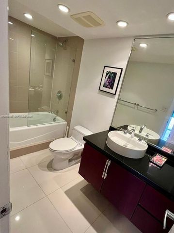 1000 Quayside Ter 805, Miami, FL 33138