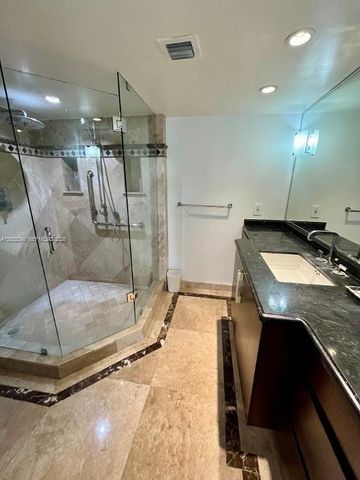 1000 Quayside Ter 805, Miami, FL 33138