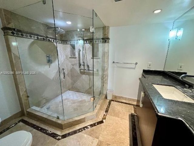 1000 Quayside Ter 805, Miami, FL 33138