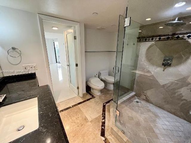 1000 Quayside Ter 805, Miami, FL 33138