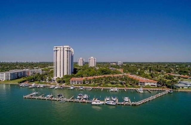 1000 Quayside Ter 805, Miami, FL 33138