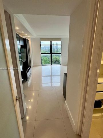 1000 Quayside Ter 805, Miami, FL 33138