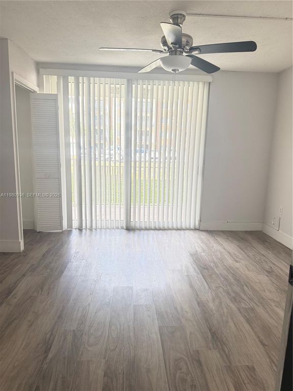 6930 Miami Gardens Dr 1-109, Hialeah, FL 33015