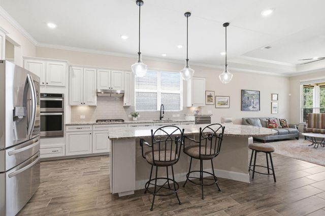 207 Arabian Drive, The Woodlands, TX 77382