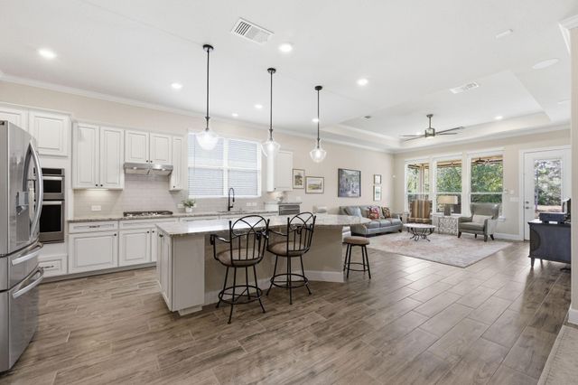 207 Arabian Drive, The Woodlands, TX 77382