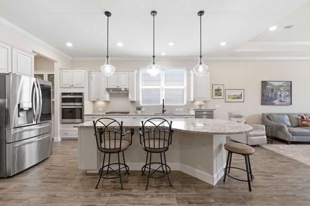 207 Arabian Drive, The Woodlands, TX 77382