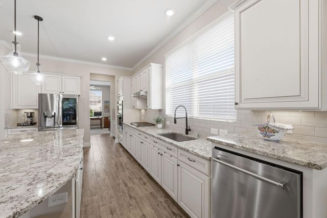 207 Arabian Drive, The Woodlands, TX 77382