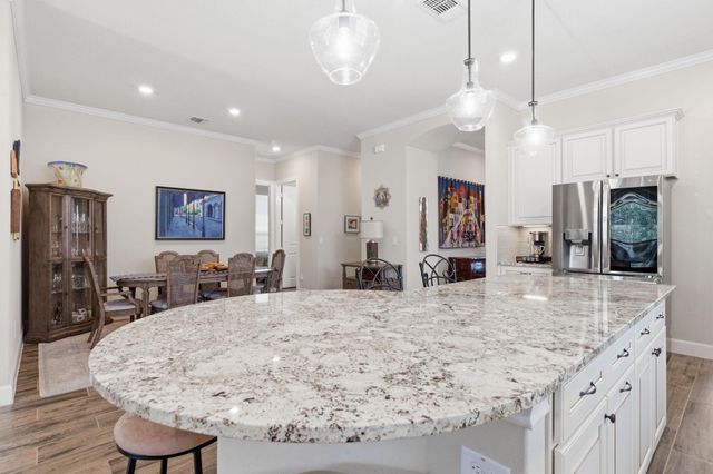 207 Arabian Drive, The Woodlands, TX 77382