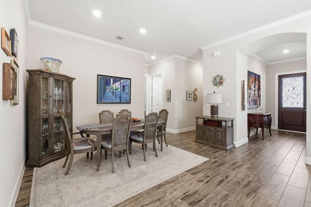 207 Arabian Drive, The Woodlands, TX 77382