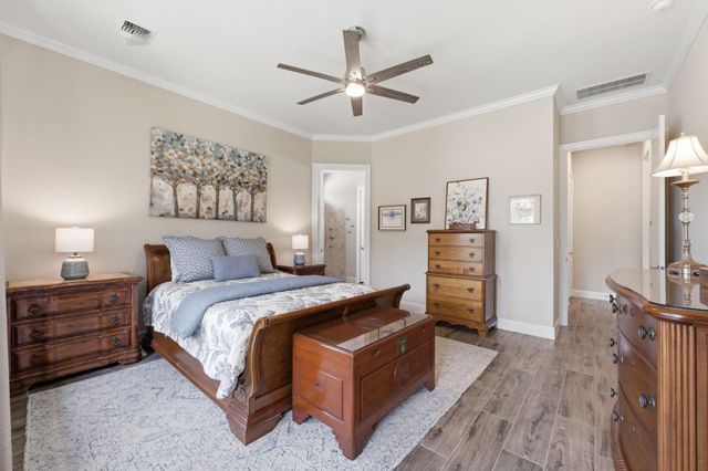 207 Arabian Drive, The Woodlands, TX 77382