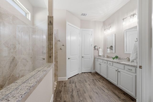 207 Arabian Drive, The Woodlands, TX 77382