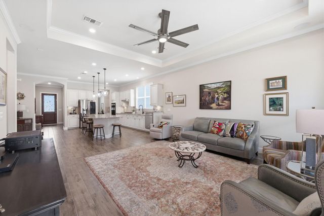 207 Arabian Drive, The Woodlands, TX 77382