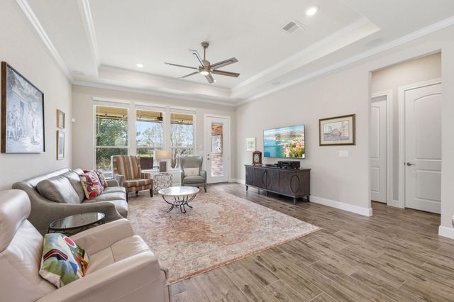 207 Arabian Drive, The Woodlands, TX 77382