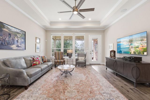 207 Arabian Drive, The Woodlands, TX 77382