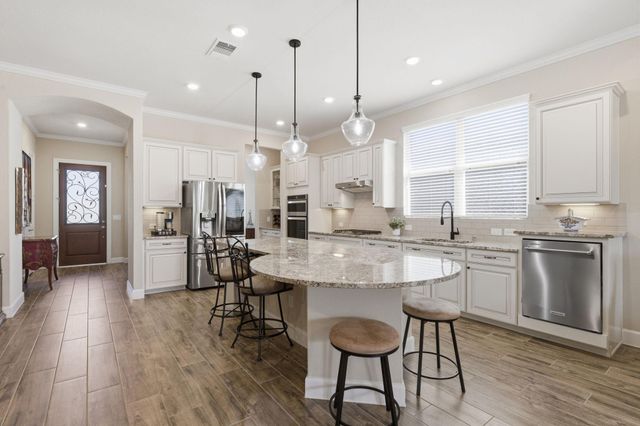 207 Arabian Drive, The Woodlands, TX 77382