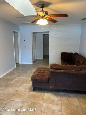 777 SE Fallon Drive SE, Port St. Lucie, FL 34983