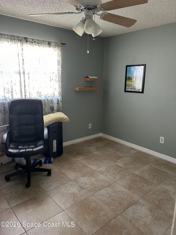 777 SE Fallon Drive SE, Port St. Lucie, FL 34983