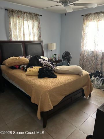 777 SE Fallon Drive SE, Port St. Lucie, FL 34983