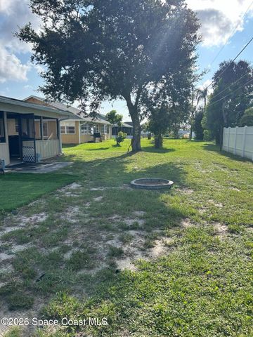 777 SE Fallon Drive SE, Port St. Lucie, FL 34983