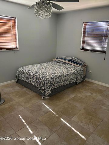 777 SE Fallon Drive SE, Port St. Lucie, FL 34983