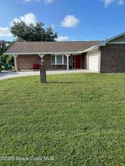 777 SE Fallon Drive SE, Port St. Lucie, FL 34983