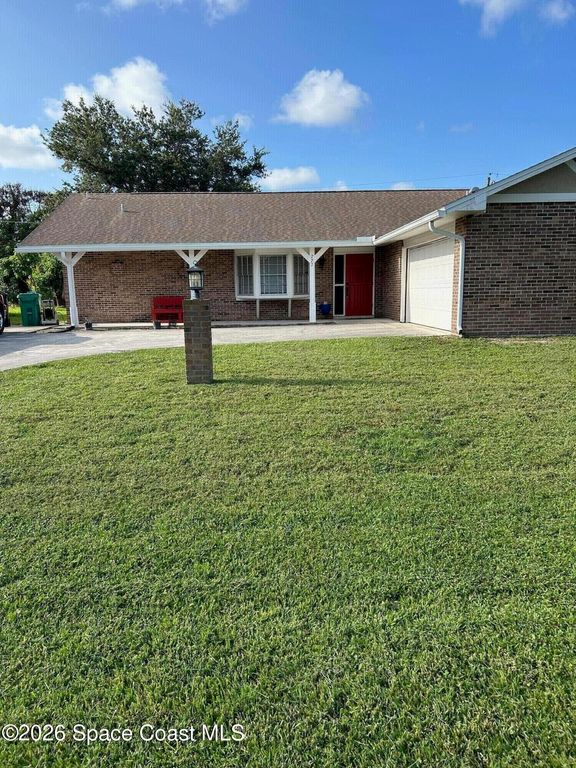 777 SE Fallon Drive SE, Port St. Lucie, FL 34983