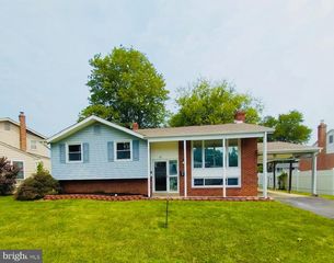 10 ROCKROSE DR, Newark, DE 19711