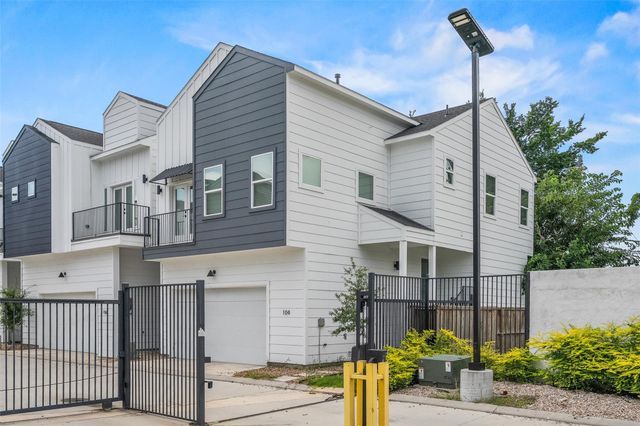 104 Tolima Dove Street, Houston, TX 77018