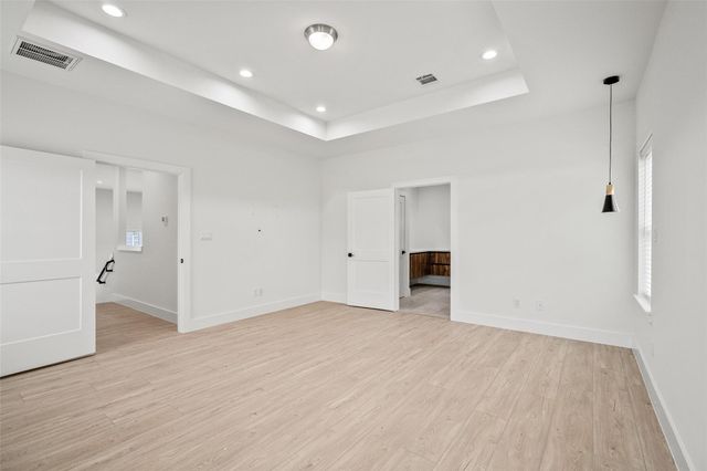 104 Tolima Dove Street, Houston, TX 77018