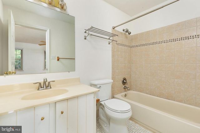 2850 KELLY SQ, Vienna, VA 22181