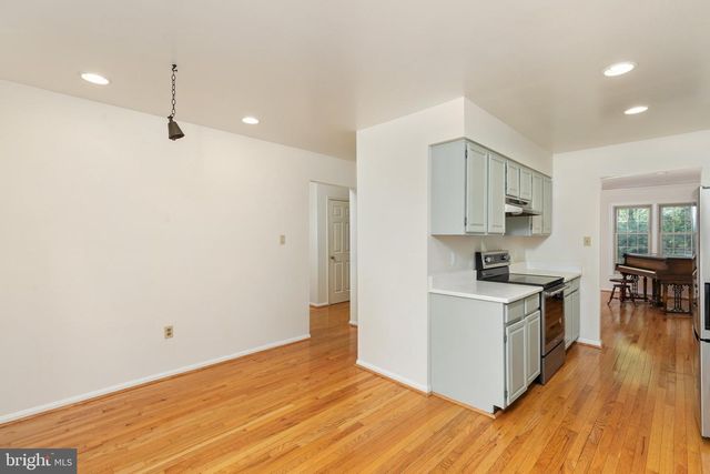 2850 KELLY SQ, Vienna, VA 22181