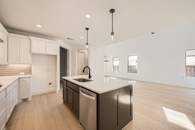 6041 Davis Knoll, Fort Worth, TX 76126