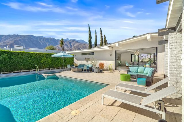 1350 E Murray Canyon Drive, Palm Springs, CA 92264